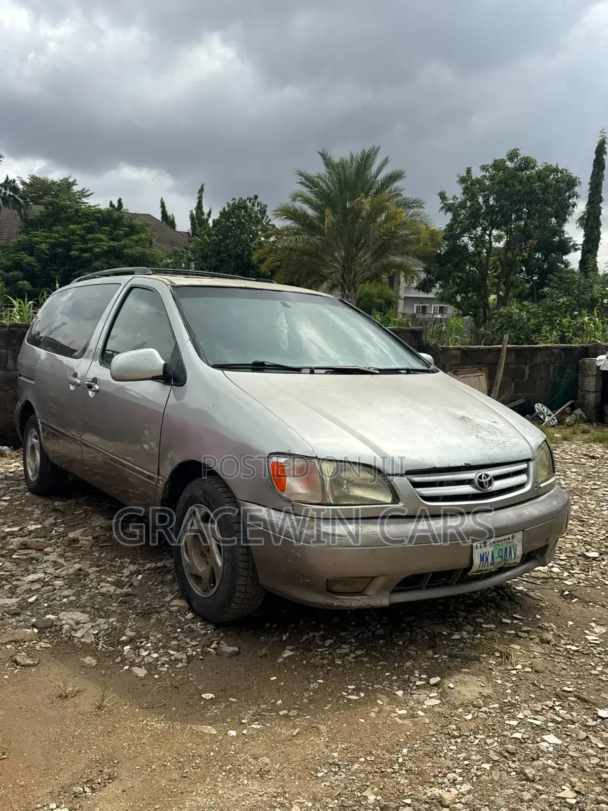 Toyota Sienna 2002 Silver