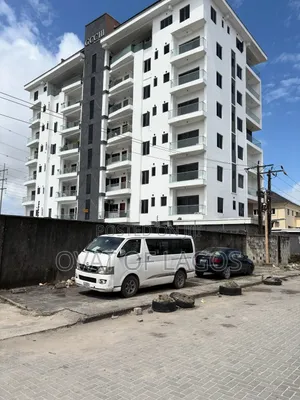 3bdrm Apartment in Lekki Phase 1 for rent