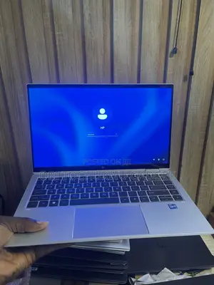 Laptop HP EliteBook 1040 G8 16GB Intel Core i7 SSD 512GB