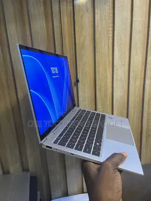 Laptop HP EliteBook 1040 G8 16GB Intel Core i7 SSD 512GB
