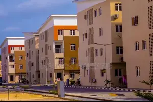 4bdrm Apartment in Lekki Phase 1 for sale