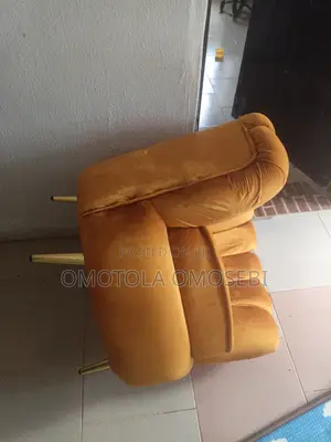 Single Chair