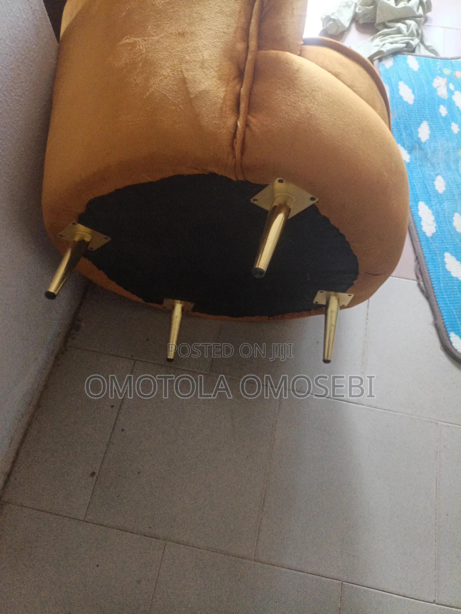Single Chair