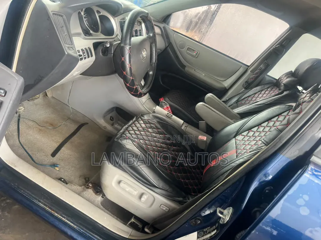Toyota Highlander 2004 Blue