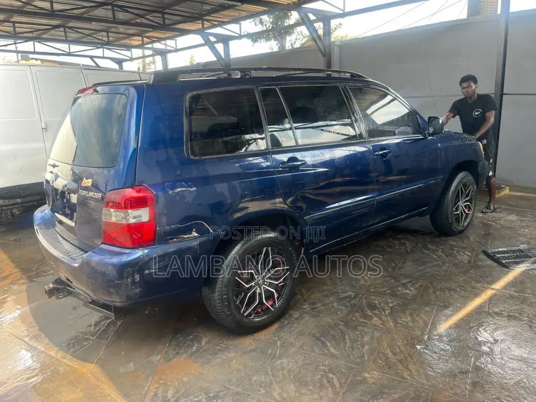 Toyota Highlander 2004 Blue