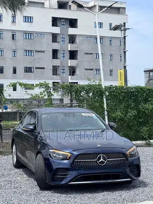 Mercedes-Benz E350 2022 Blue
