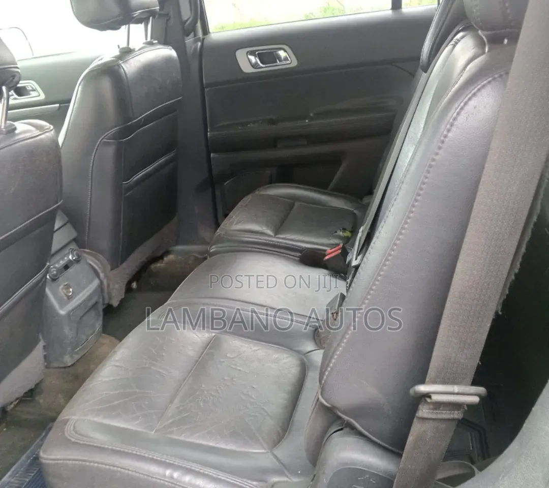 Ford Explorer 2015 Gold