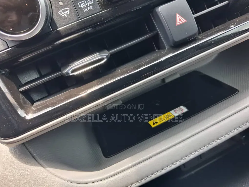 Toyota Highlander 2023 Silver