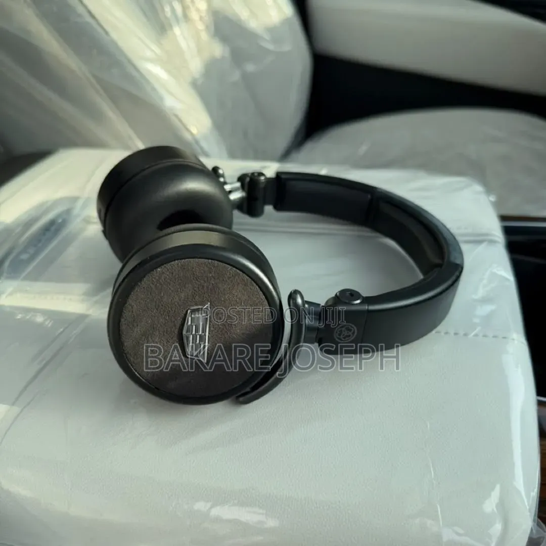 Cadillac Escalade Platinum Luxury 2026 White