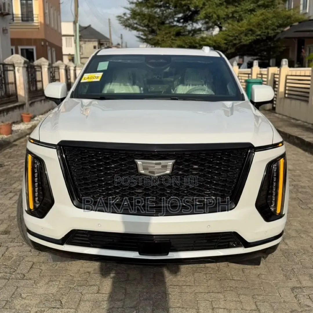 Cadillac Escalade Platinum Luxury 2026 White