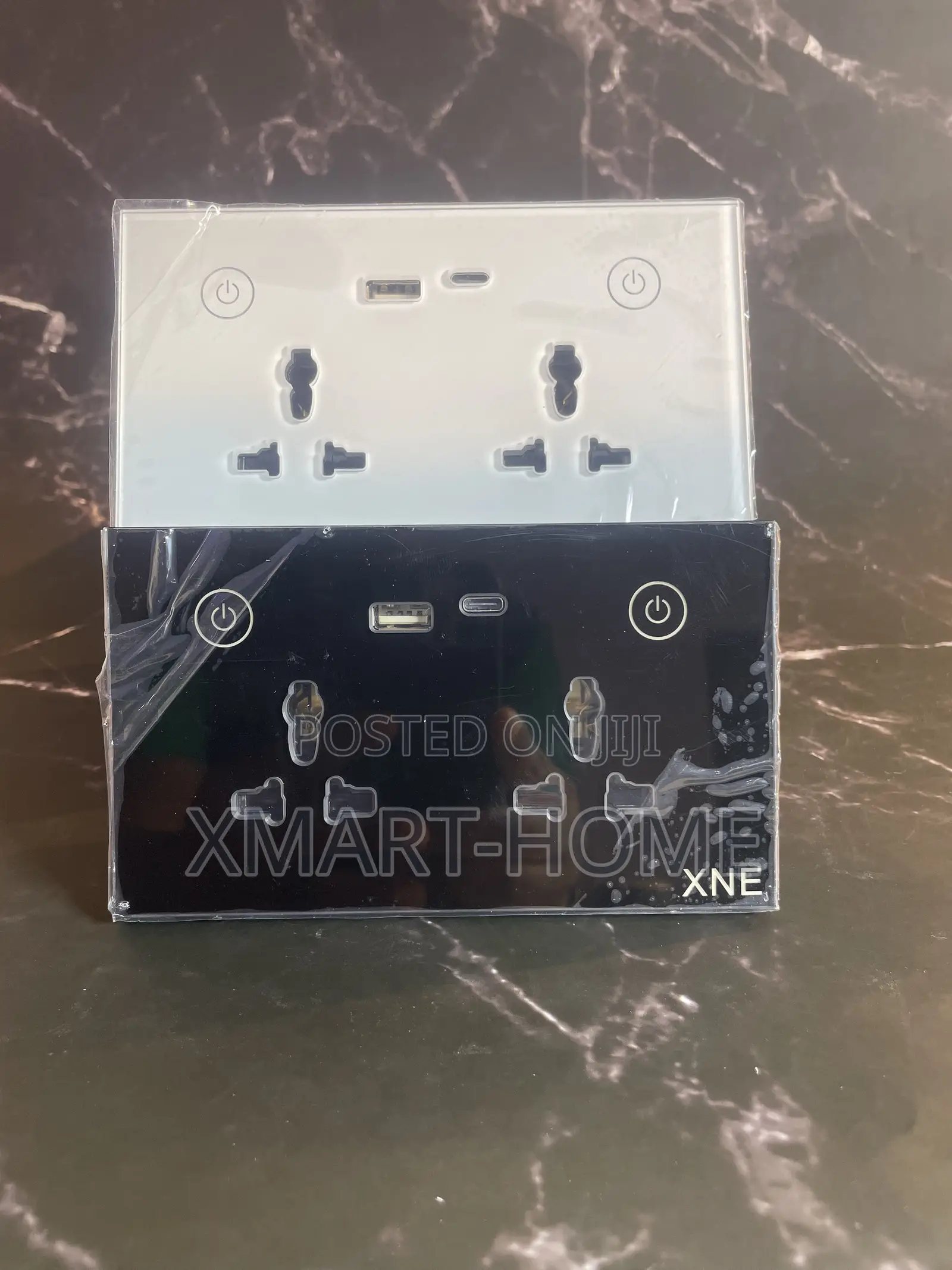 Double Smart Socket (Black &White)