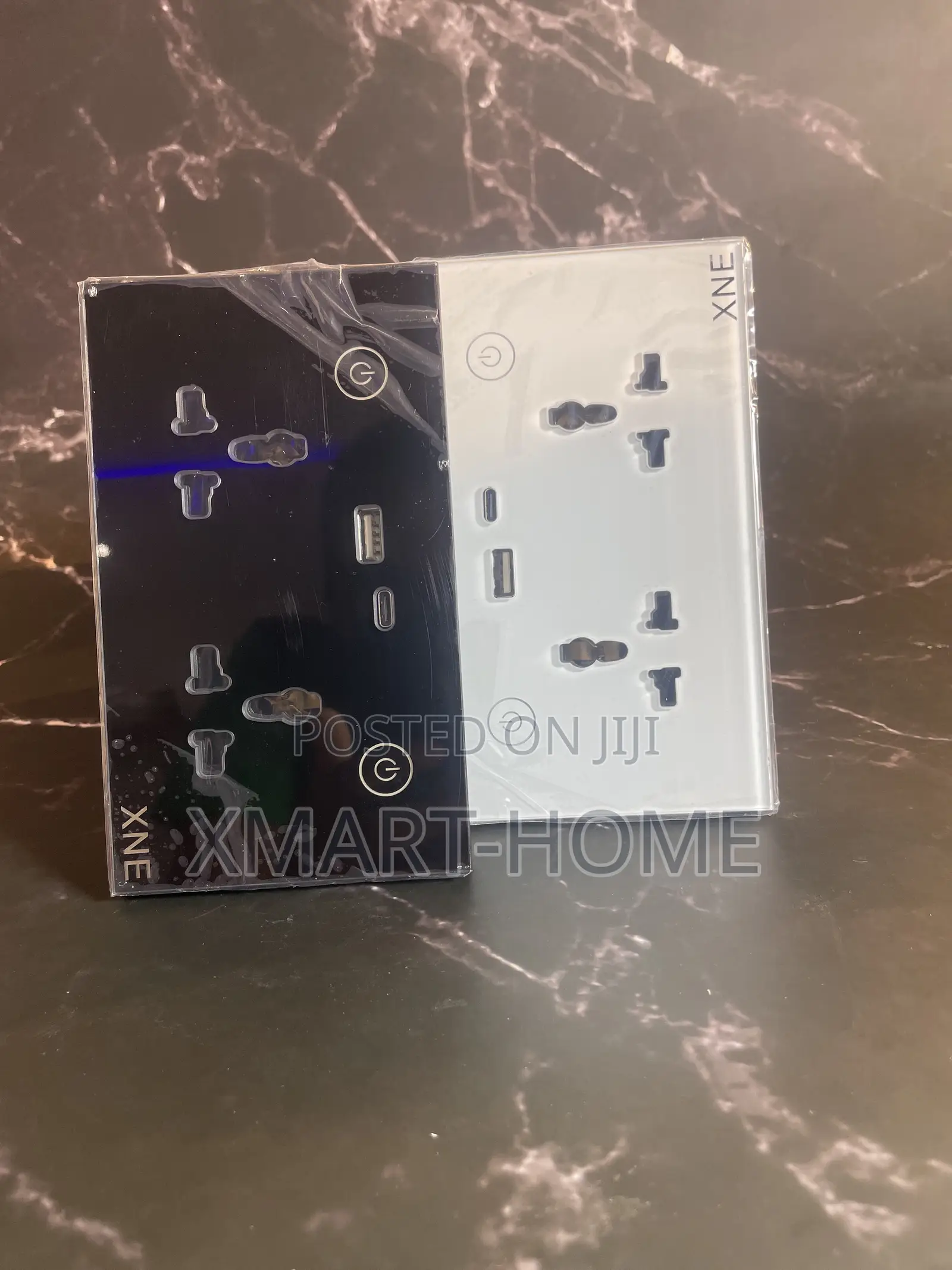 Double Smart Socket (Black &White)