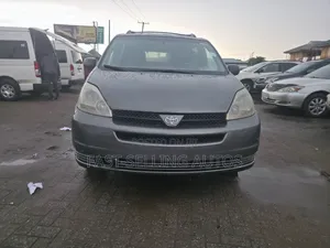Toyota Sienna LE FWD (3.3L V6 5A) 2004 Gray