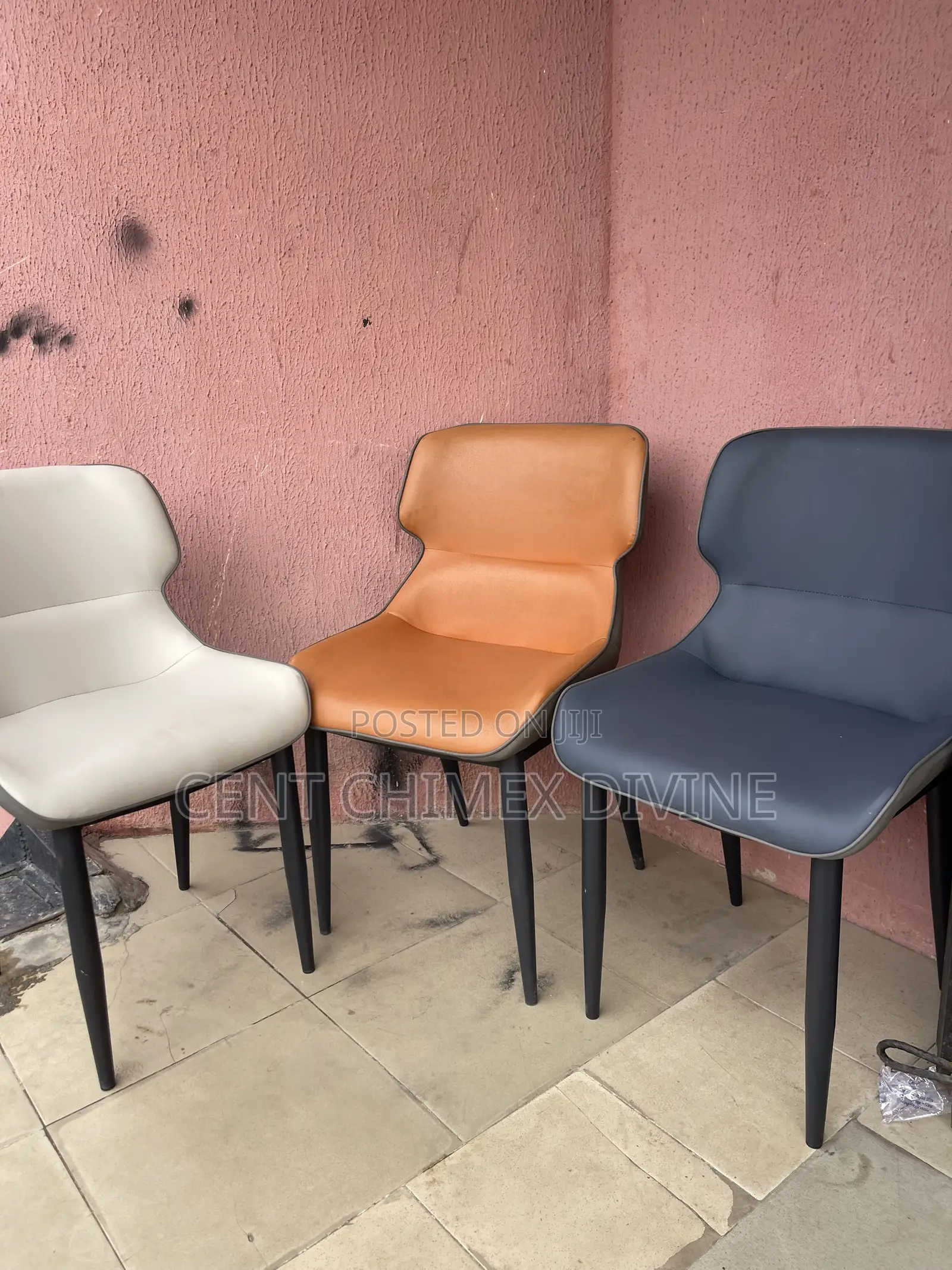 Suitable Chairs for Restaurants/Diining