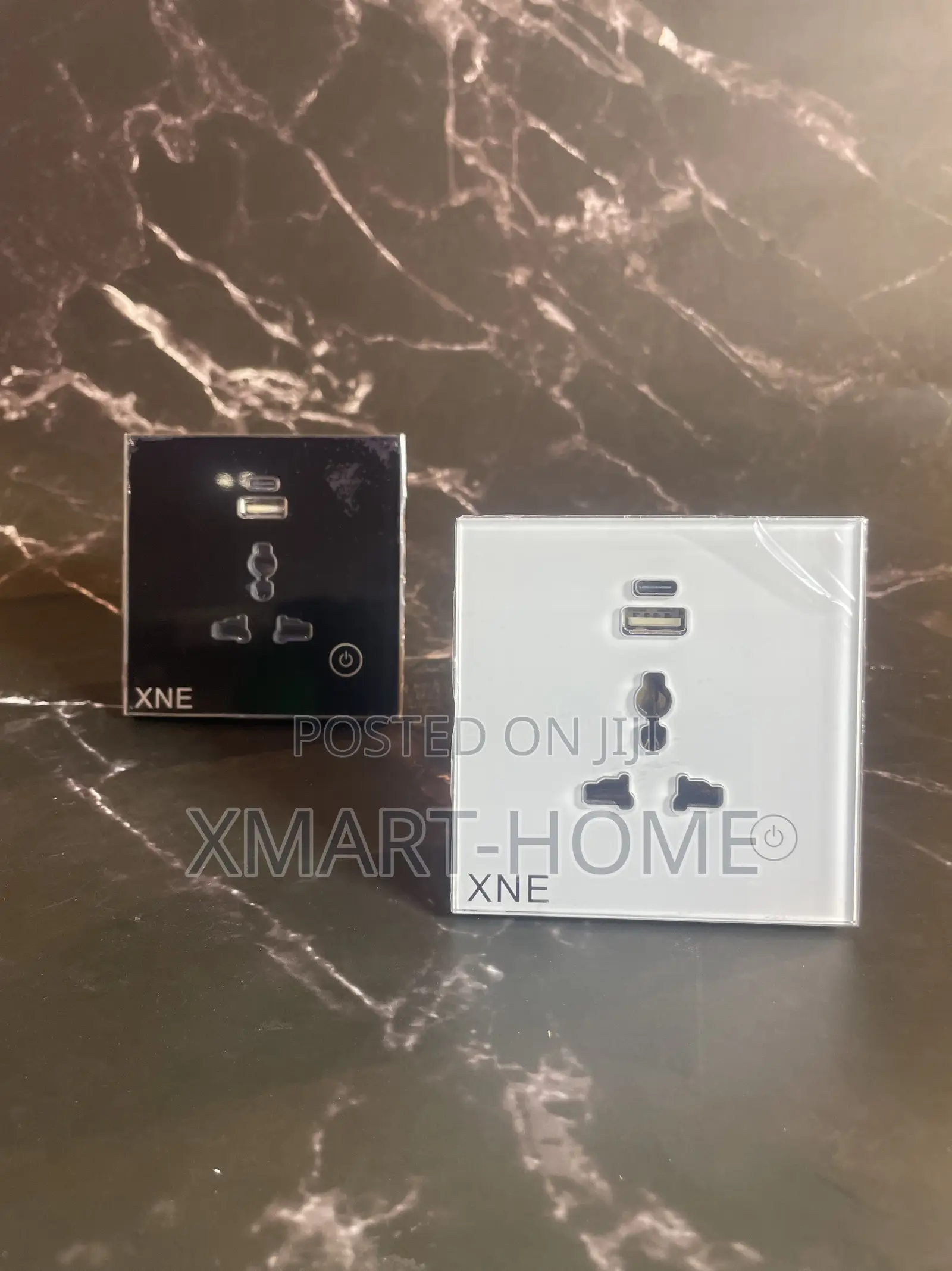 Single Smart Socket ( Black & White)
