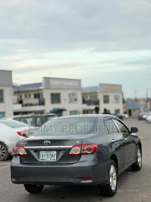 Toyota Corolla LE 4dr Sedan (1.8L 4cyl 4A) 2013 Gray
