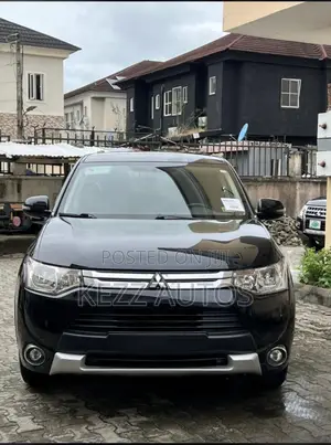Mitsubishi Outlander 2015 Black