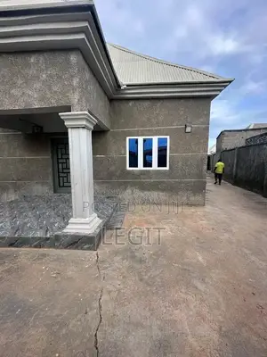 3bdrm Bungalow in Minna for sale