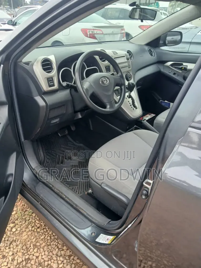 Toyota Matrix 2010 Gray