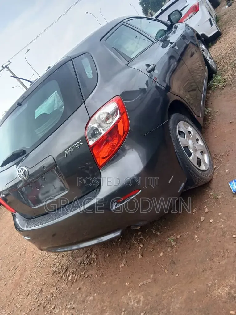 Toyota Matrix 2010 Gray