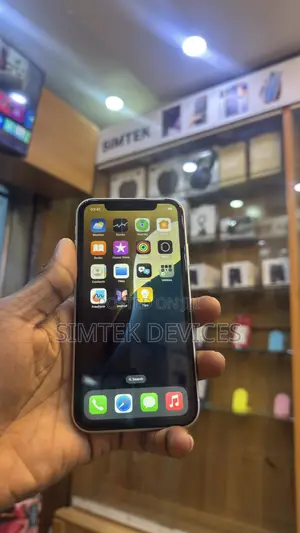 Apple iPhone XR 64 GB White