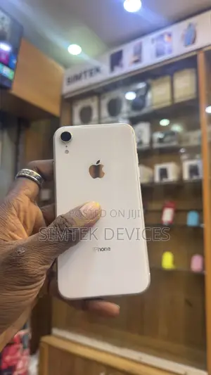 Apple iPhone XR 64 GB White