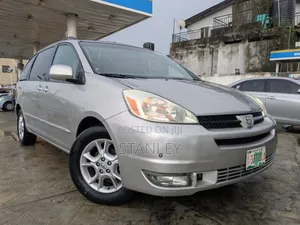 Toyota Sienna 2005 Silver