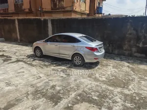 Hyundai Accent 2013 Silver