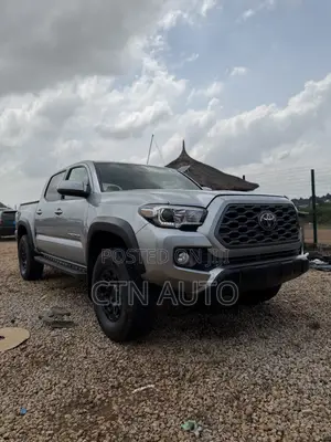 Toyota Tacoma 2024 Silver
