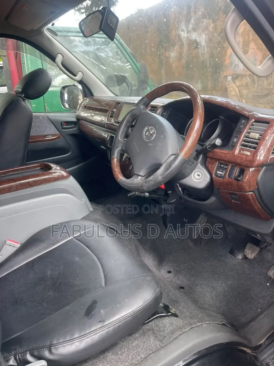 Toyota HiAce 2012