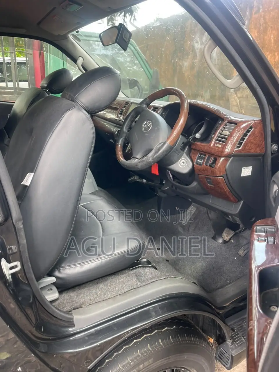 Toyota HiAce 2012