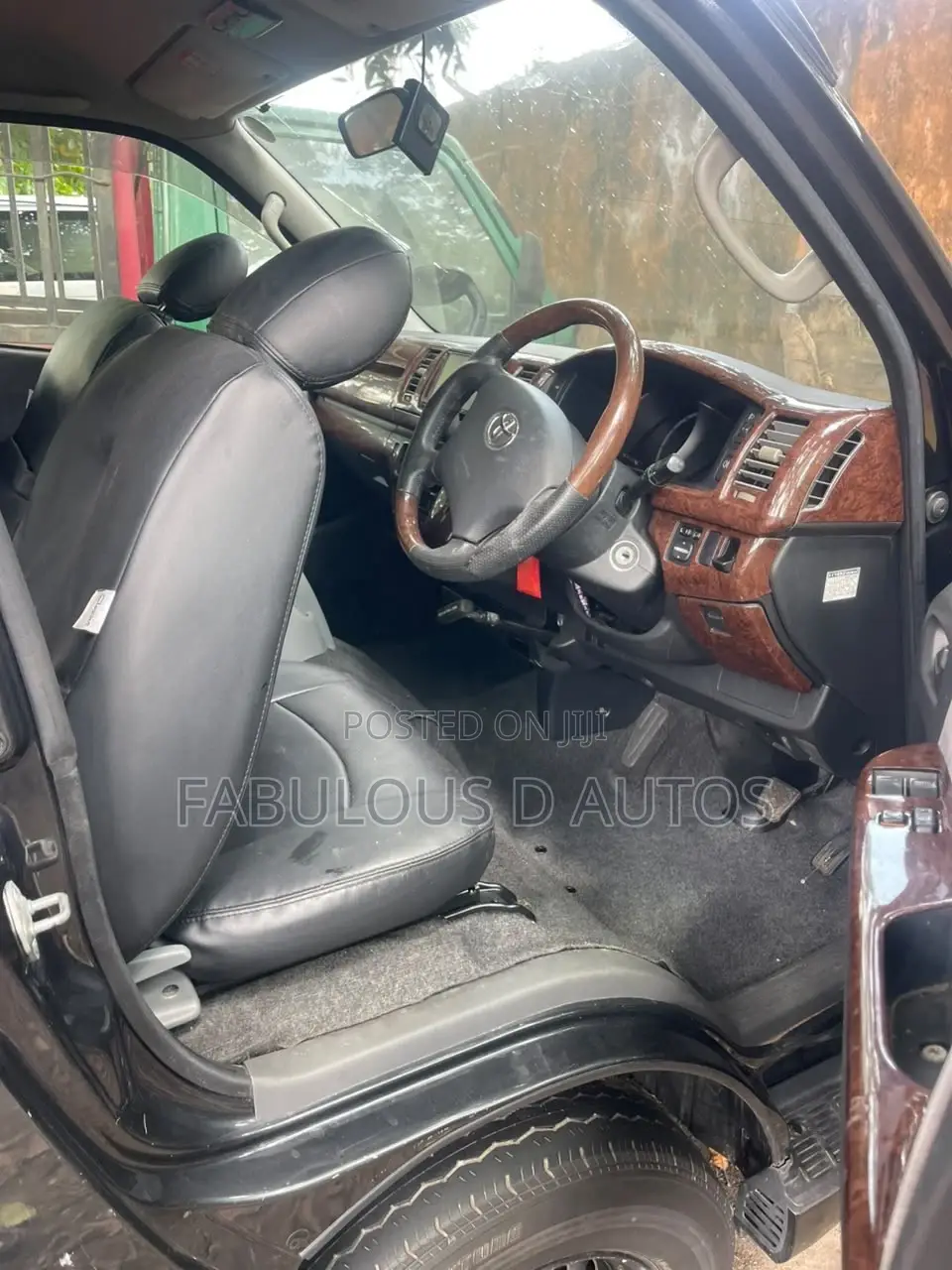 Toyota HiAce 2012