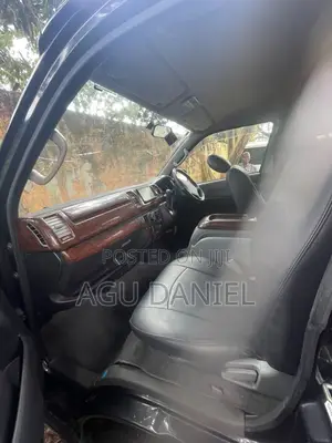 Toyota HiAce 2012