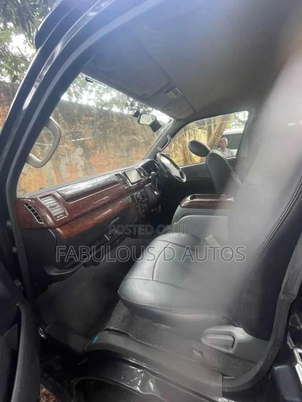 Toyota HiAce 2012