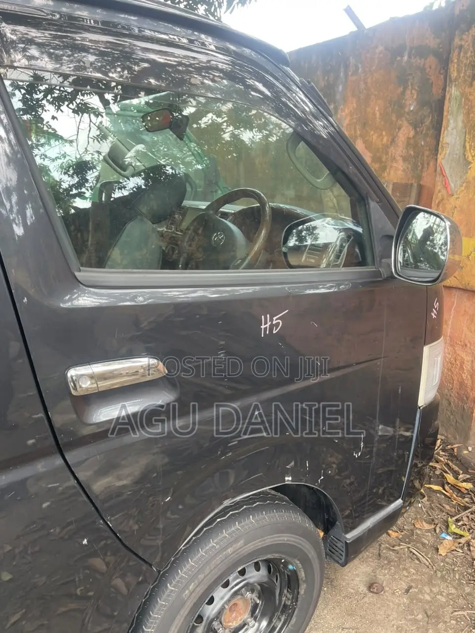 Toyota HiAce 2012