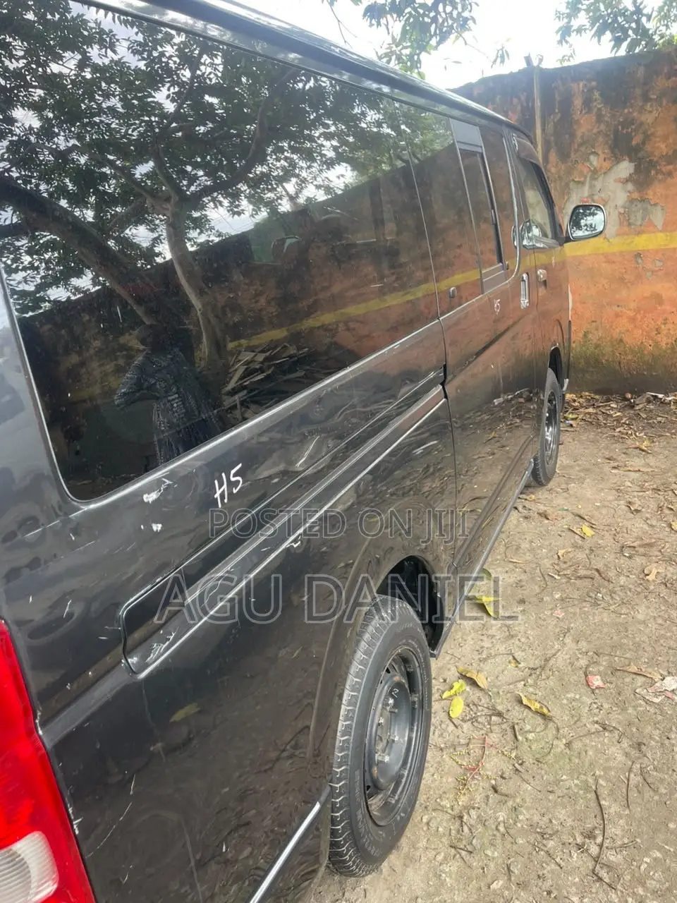 Toyota HiAce 2012