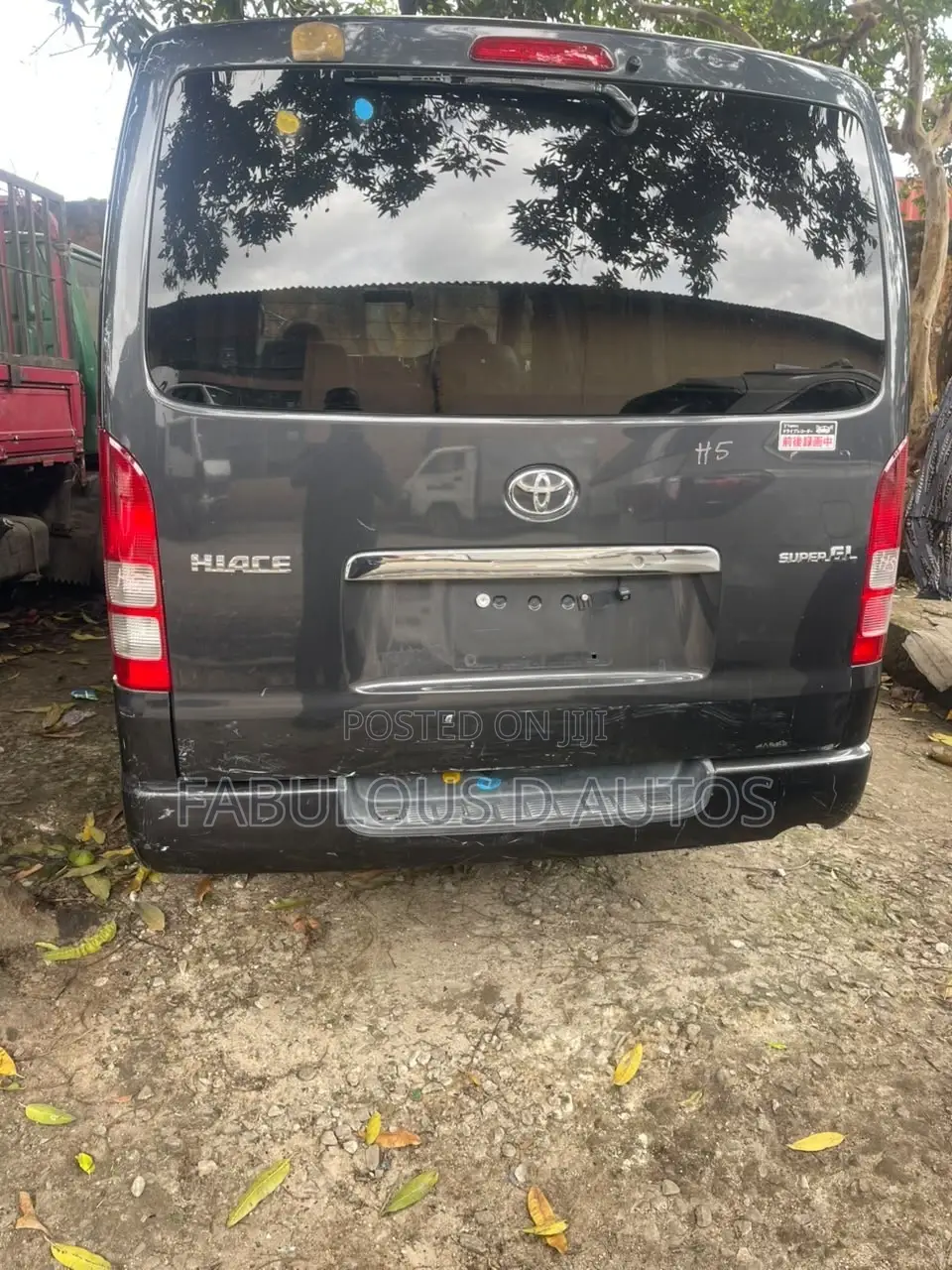 Toyota HiAce 2012