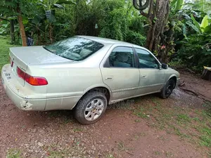 Toyota Camry Automatic 1999 Silver