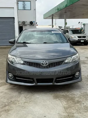 Toyota Camry SE 4dr Sedan (2.5L 4cyl 6A) 2013 Gray