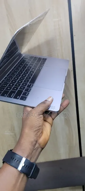 Laptop Apple MacBook Pro 2017 8GB Intel Core i5 SSD 256GB
