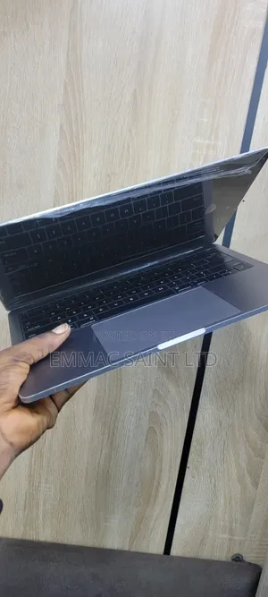 Laptop Apple MacBook Pro 2017 8GB Intel Core i5 SSD 256GB