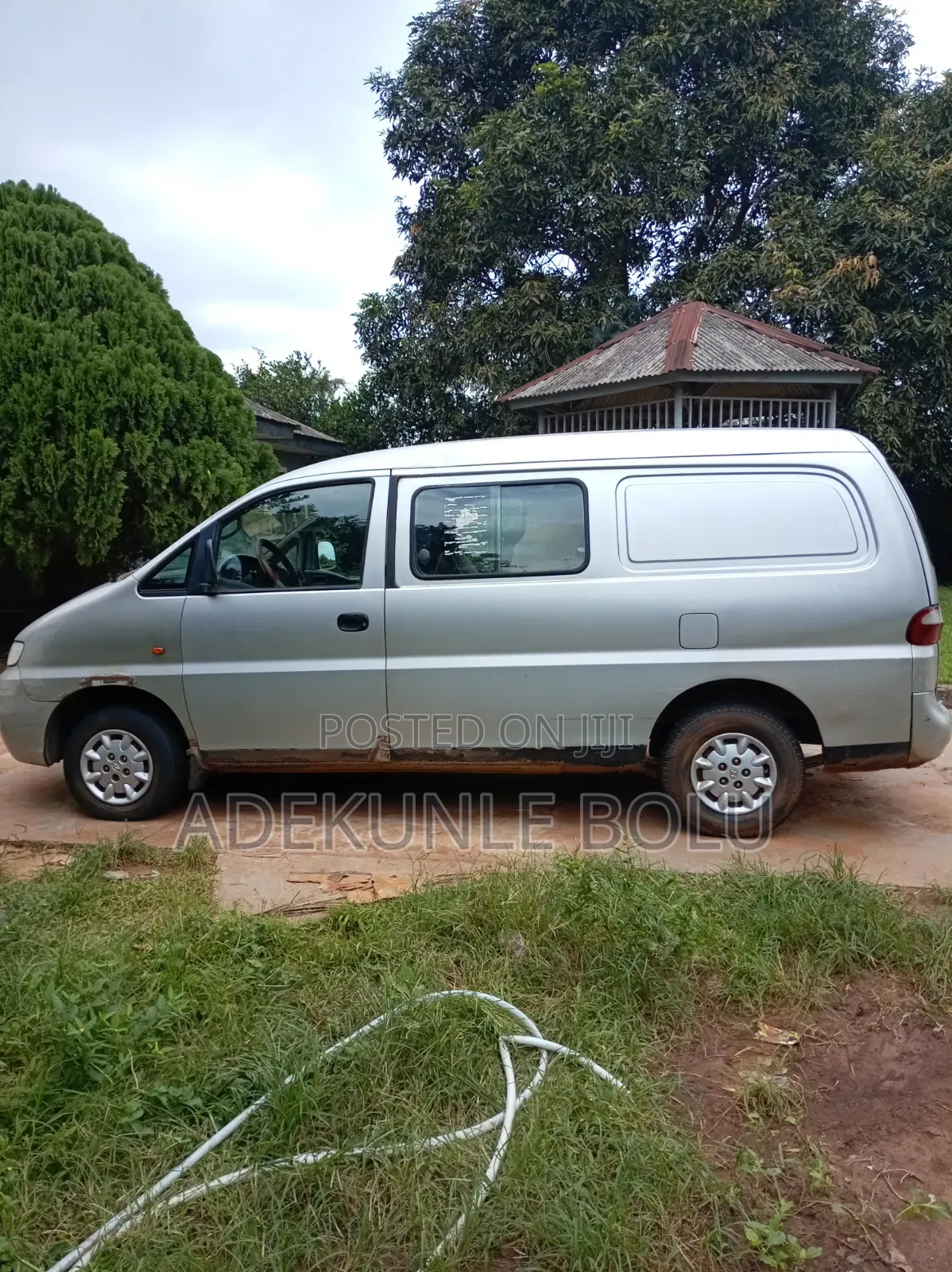 Hyundai H200 2003 Gray