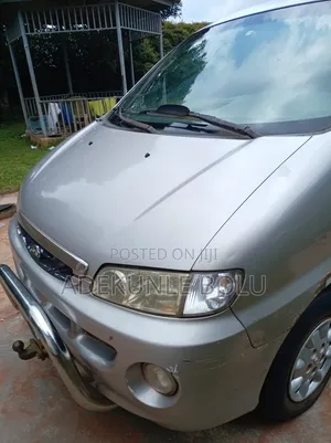 Hyundai H200 2003 Gray