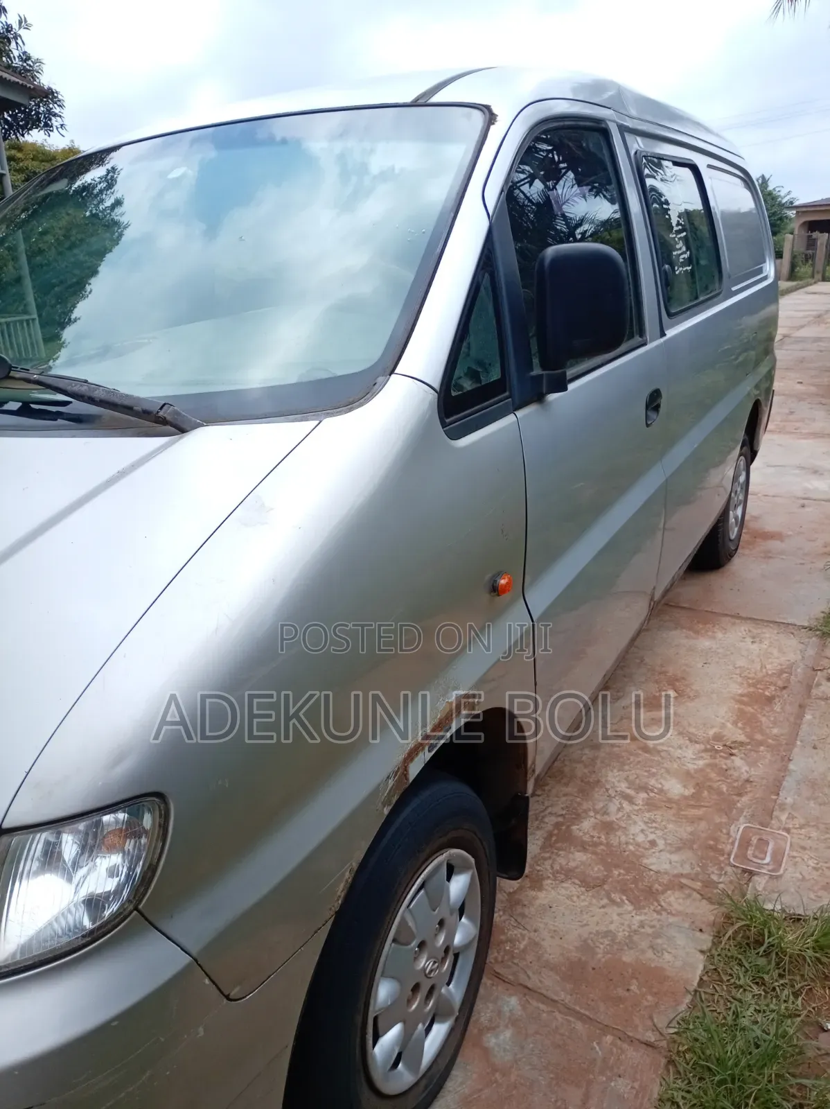 Hyundai H200 2003 Gray