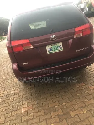 Toyota Sienna 2005 Red