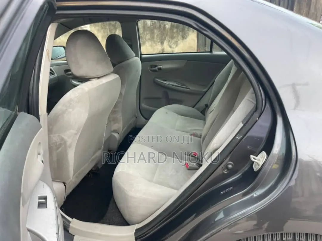 Toyota Corolla 2009 Gray