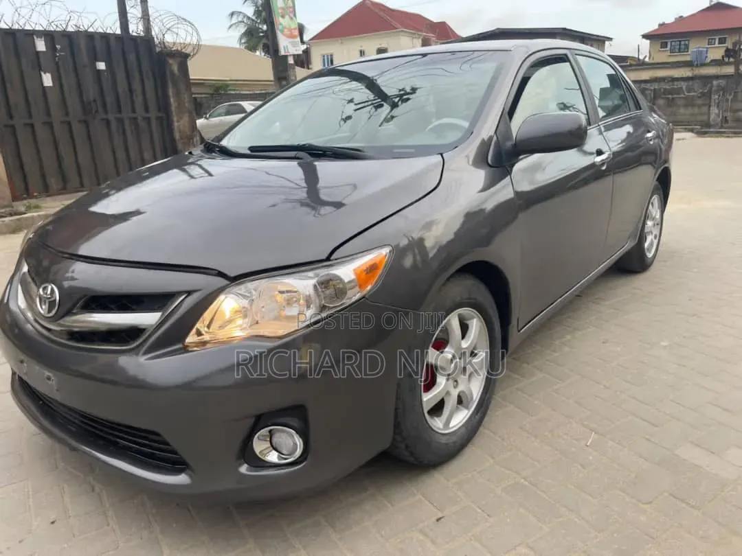 Toyota Corolla 2009 Gray