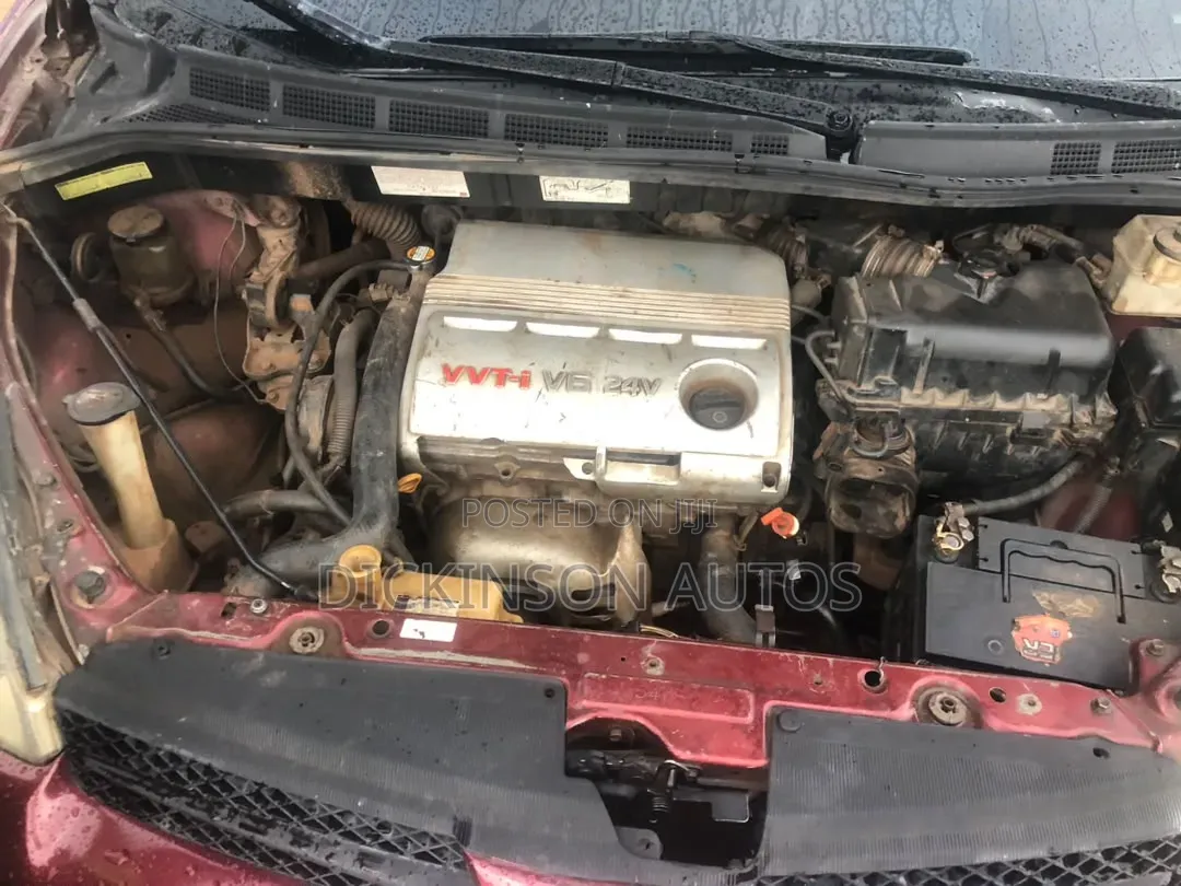Toyota Sienna 2005 Red