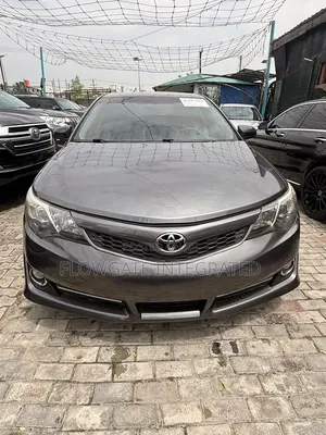 Toyota Camry SE V6 4dr Sedan (3.5L 6cyl 6A) 2013 Gray
