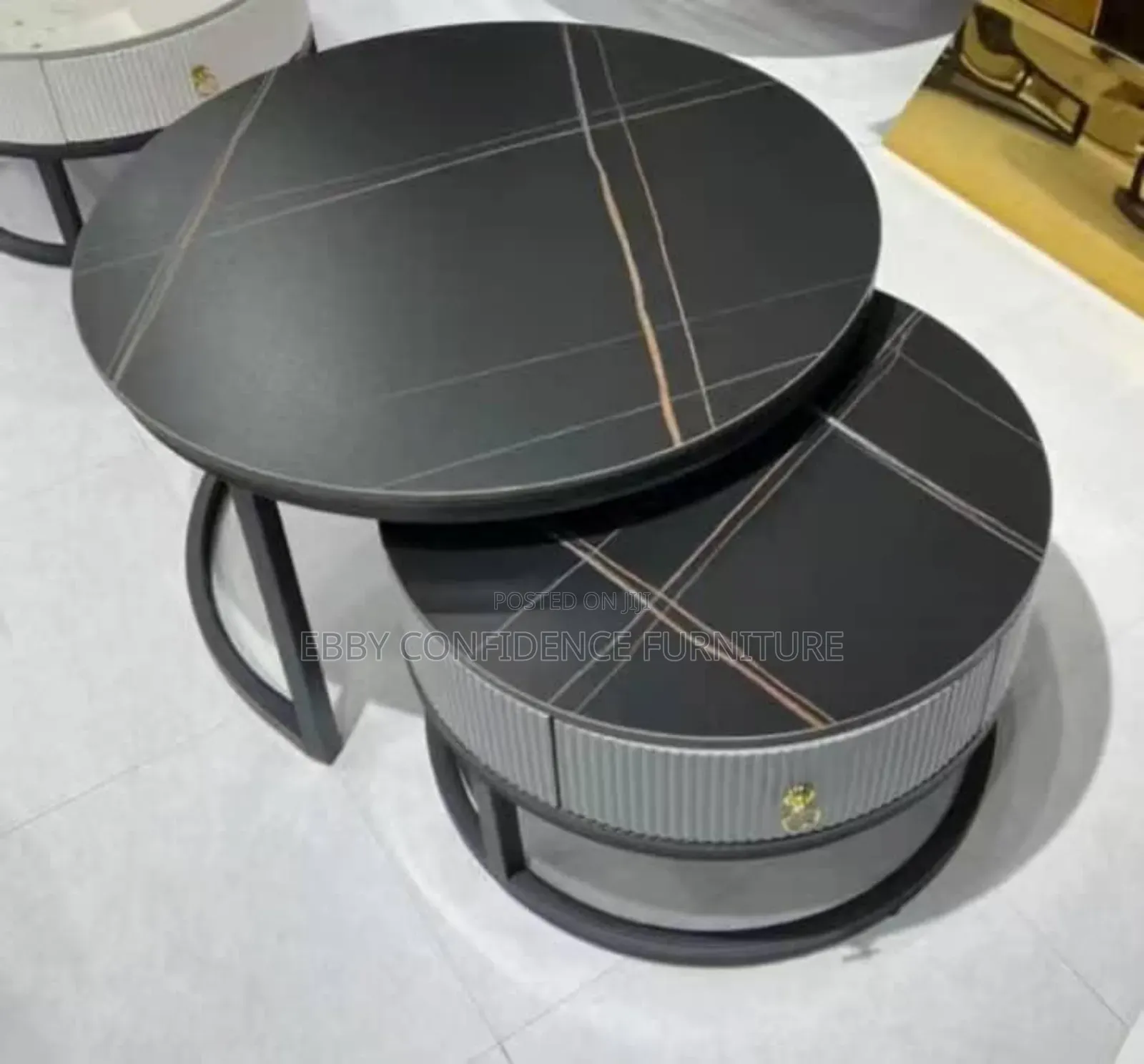 Marble Round Centre Table With Iron Leg
